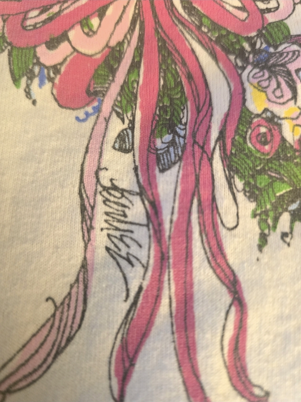 White Floral Heart Short Sleeve Tee - Picture 6 of 6